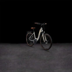 CUBE VTC Easy Entry - TOURING Pro - 2023 - Pearlysilver / Black 12 CUBE VTC Easy Entry - TOURING Pro - 2023 - Pearlysilver / Black -Velo Lemonde Boutique 648150 p 1024811 1398136