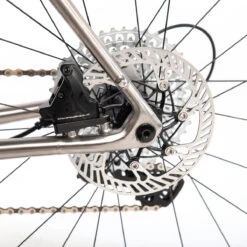 Falkenjagd Vélo Titane - ARISTOS R Gravel GET FAST - 2023 29 Falkenjagd Vélo Titane - ARISTOS R Gravel GET FAST - 2023 -Velo Lemonde Boutique falkenjagd aristos r gravel get fast 12 1340566