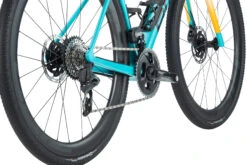 BMC KAIUS 01 TWO - Vélo Gravel En Carbone - 2023 - Turquoise & Black 17 BMC KAIUS 01 TWO - Vélo Gravel En Carbone - 2023 - Turquoise & Black -Velo Lemonde Boutique kaius 01 two detail 06 1410318