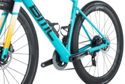 BMC KAIUS 01 TWO - Vélo Gravel En Carbone - 2023 - Turquoise & Black 19 BMC KAIUS 01 TWO - Vélo Gravel En Carbone - 2023 - Turquoise & Black -Velo Lemonde Boutique kaius 01 two detail 14 1410317