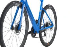 BMC ROADMACHINE 01 ONE - Vélo Route En Carbone - 2023 - True Blue / Black -Velo Lemonde Boutique roadmachine 01 one detail 03 1411412