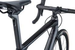 BMC ROADMACHINE TWO - Vélo Route En Carbone - 2023 - Carbon / Metallic Grey -Velo Lemonde Boutique roadmachine two detail 10 1410913