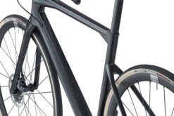 BMC ROADMACHINE TWO - Vélo Route En Carbone - 2023 - Carbon / Metallic Grey -Velo Lemonde Boutique roadmachine two detail 13 1410916