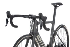 BMC TEAMMACHINE SLR FOUR - Vélo Route En Carbone - 2023 - Anthracite / Brushed Alloy -Velo Lemonde Boutique teammachine slr four detail 04 1411628