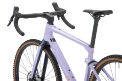 BMC URS 01 ONE - Vélo Gravel En Carbone - 2023 - Lavender Haze / Orange 26 BMC URS 01 ONE - Vélo Gravel En Carbone - 2023 - Lavender Haze / Orange -Velo Lemonde Boutique urs 01 one detail 03 1412733