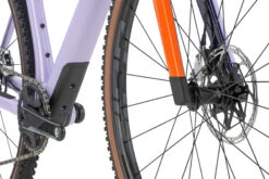 BMC URS 01 ONE - Vélo Gravel En Carbone - 2023 - Lavender Haze / Orange 25 BMC URS 01 ONE - Vélo Gravel En Carbone - 2023 - Lavender Haze / Orange -Velo Lemonde Boutique urs 01 one detail 10 1412741